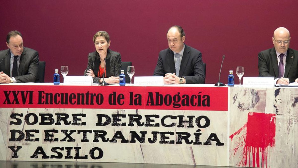 Victoria Ortega en la inauguración del Encuentro de la Abogacía-ECB