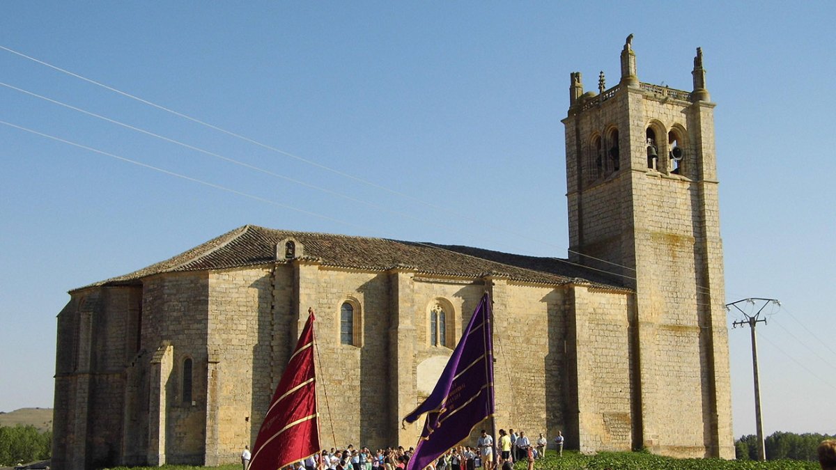 En la iglesia de la Natividad de Barriuso se celebran algunas de las fiestas populares de la localidad. villasandino.es