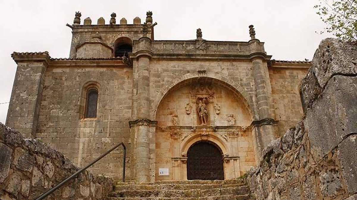 Iglesia parroquial de San Cristóbal, ubicada en la parte más alta de Cebrecos-ECB