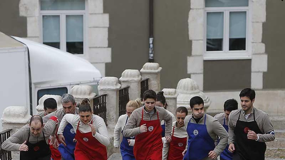 Concursantes de ‘MasterChef’ en Burgos capital.-ECB