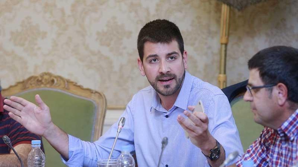 David Jurado no ocultó su indignación en el pleno de ayer por lo sucedido en Quintanar de la Sierra.-RAÚL G. OCHOA