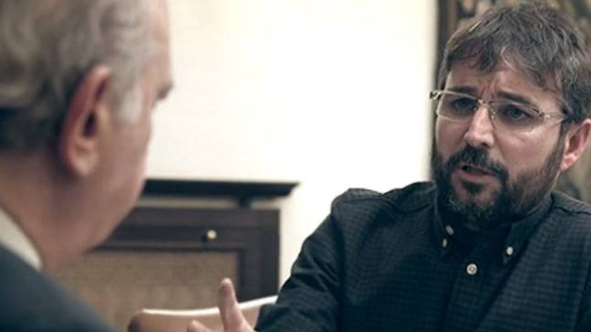 Jorge Fernández Díaz con Jordi Évole.-Foto: SALVADOS