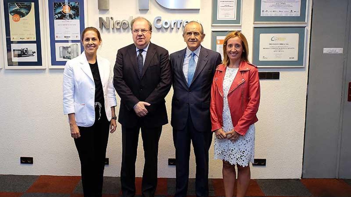 Herrera con el presidente de Nicolás Correa, José Ignacio Nicolás Correa, y su equipo en su visita a la sede en Burgos.-ECB