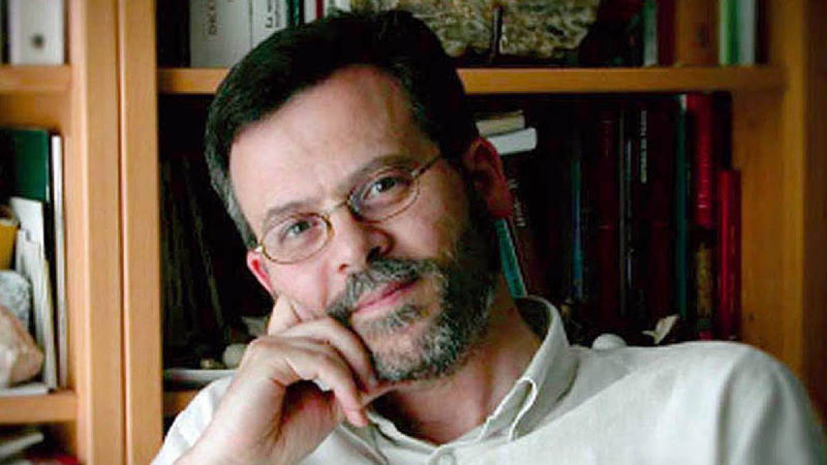 El escritor burgalés José Antonio Abella.