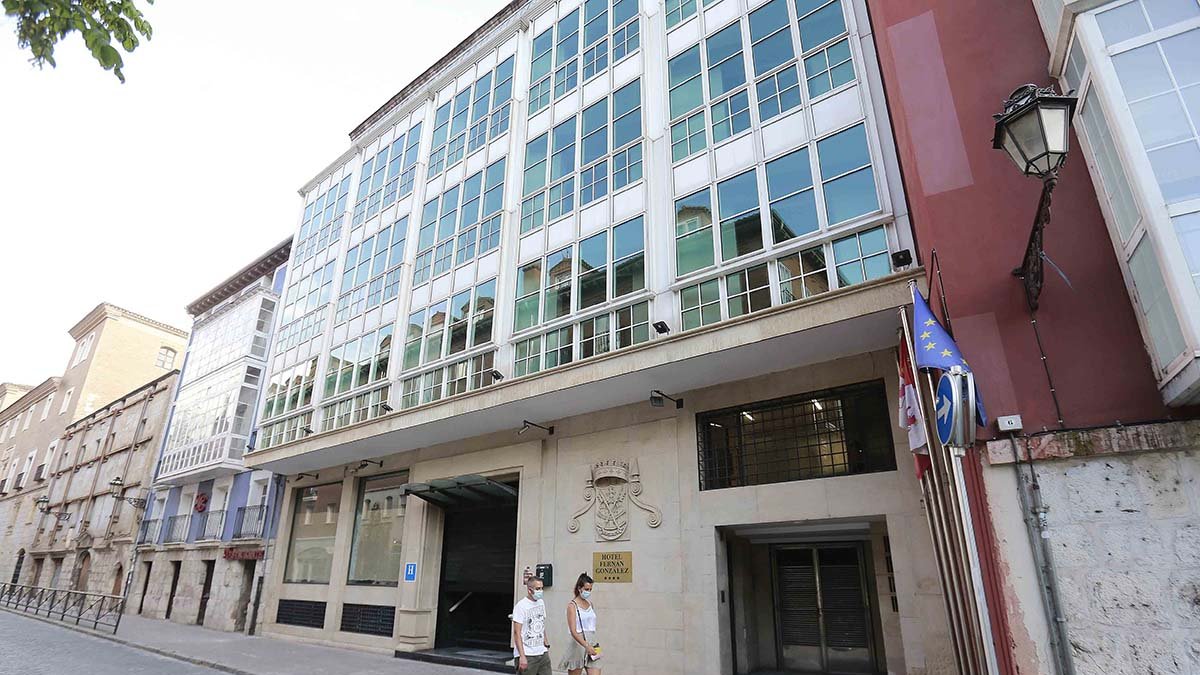El grupo Oca Hotels abrirá el Fernán Gozález en ocho días. RAÚL G. OCHOA
