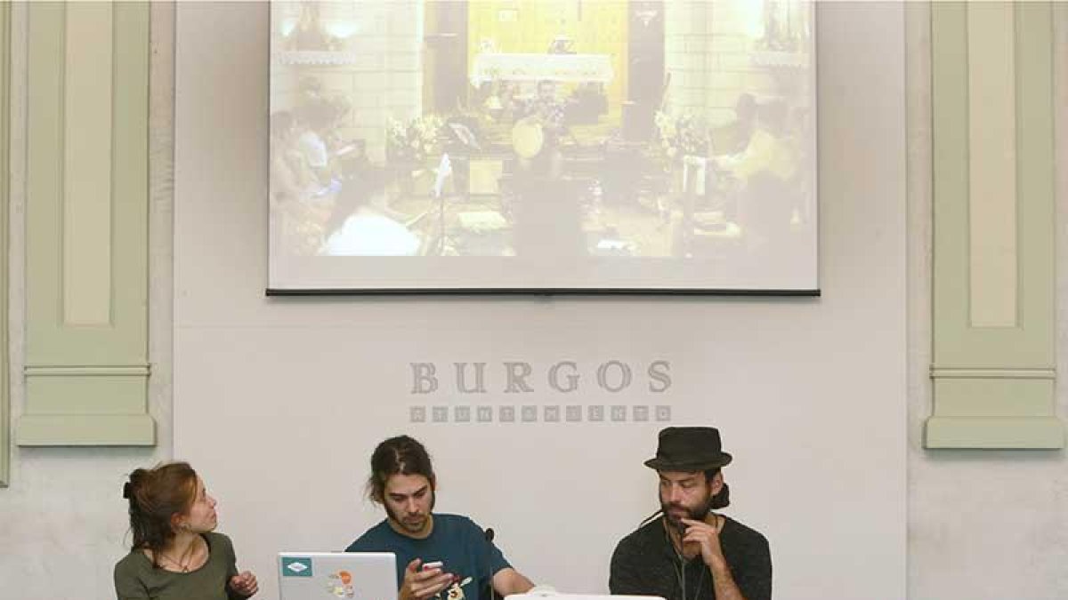 Claudia Pelegrín, Pelayo Cienfuegos y Lino Martínez, ayer durante la presentación de la nueva edición del WIM en Frías-R. O.