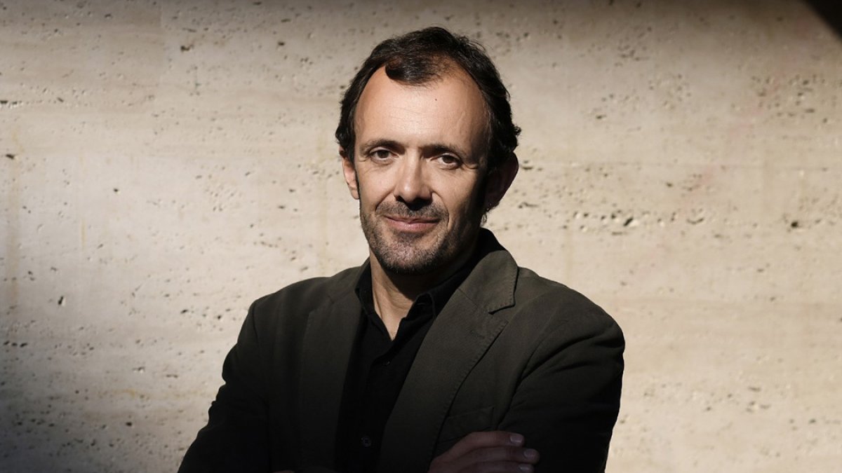 El escritor Isaac Rosa presenta en Burgos 'Lugar seguro'. IVÁN GIMÉNEZ