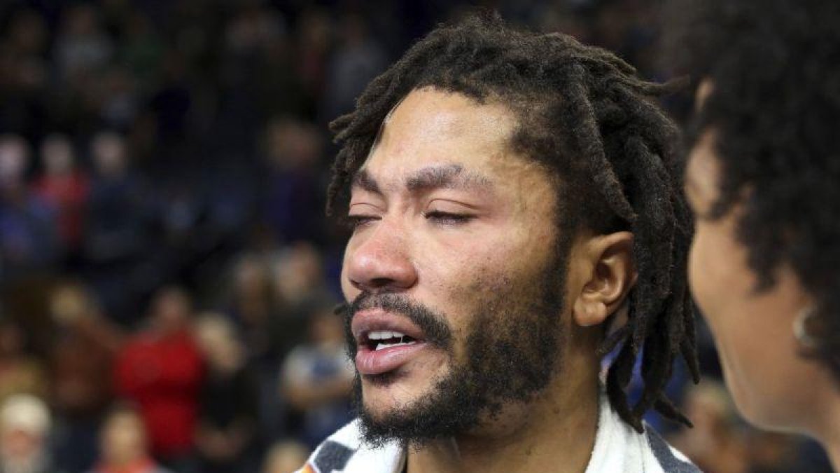 Un emocionado Derrick Rose, al final del partido.-AP