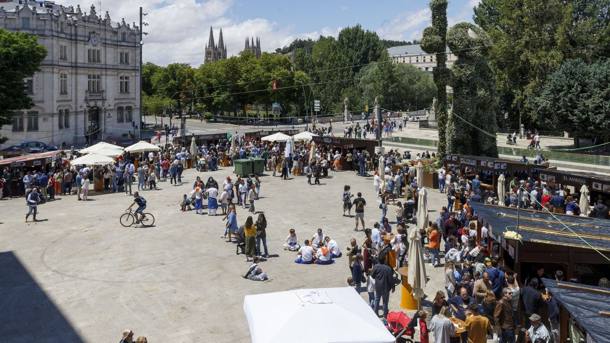 Paseo Sierra de Atapuerca, con el famoso 'Jacoseto', durante las fiestas de San Pedro 2022. SANTI OTERO