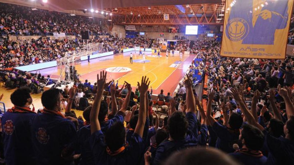 Vista general de El Plantío durante un partido de esta temporada.-SANTI OTERO