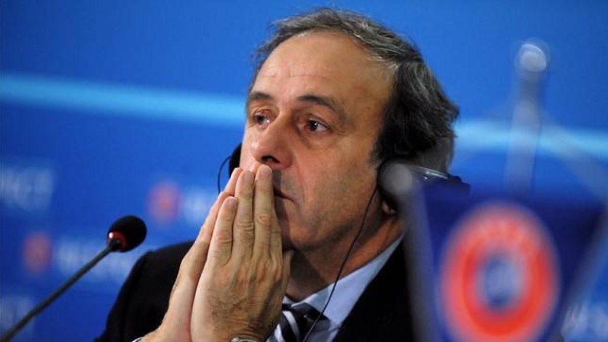 Platini durante un acto celebrado por la UEFA-AGENCIA AFP / NIKOLAY DOYCHINOV