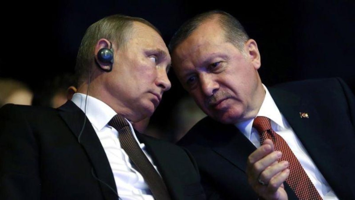 Los presidente de Rusia, Vladimir Putin, y de Turquía, Recep Tayyip Erdogan, en Estambul.-AFP / KAYHAN OZER