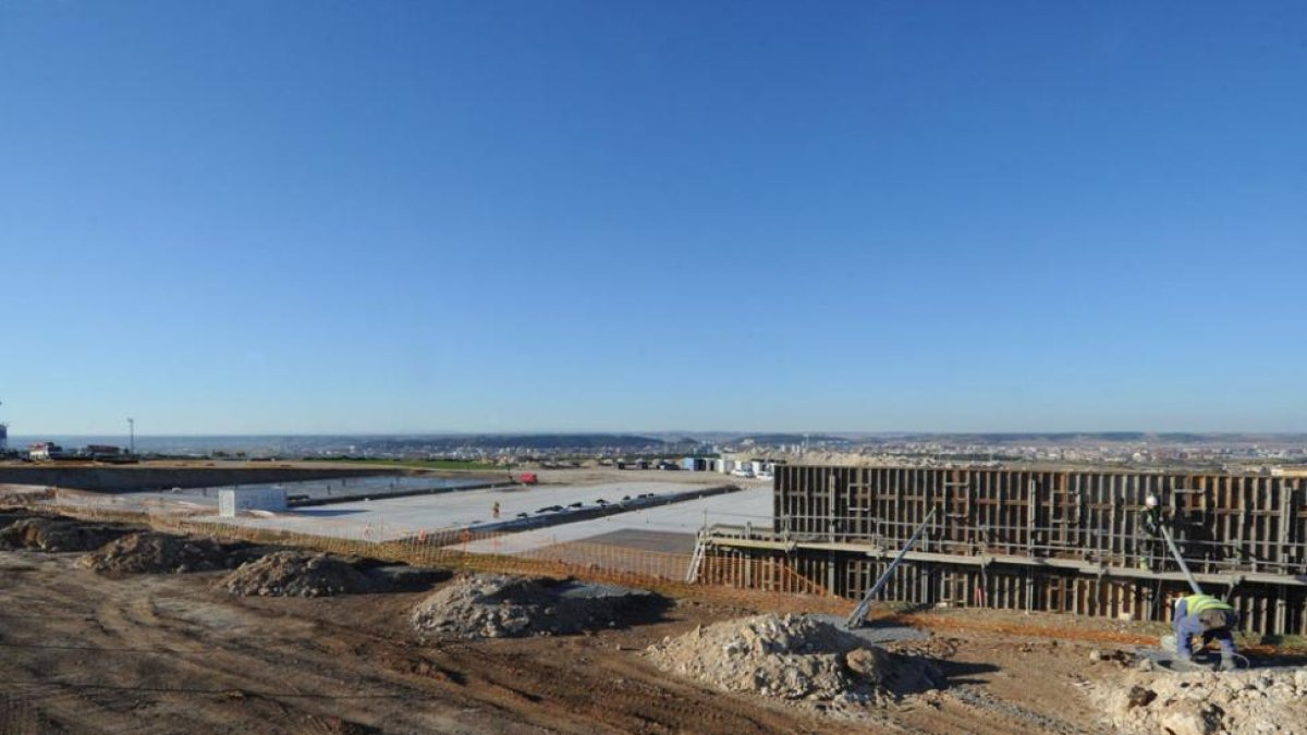 Las obras de los depósitos de Cortes se encuentran en este estado.-ISRAEL L. MURILLO