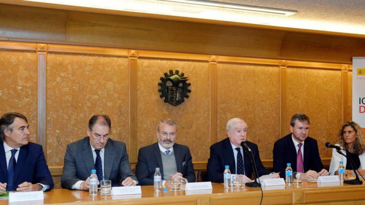 Imagen de la jornada celebrada ayer en la Cámara de Comercio.-ICAL