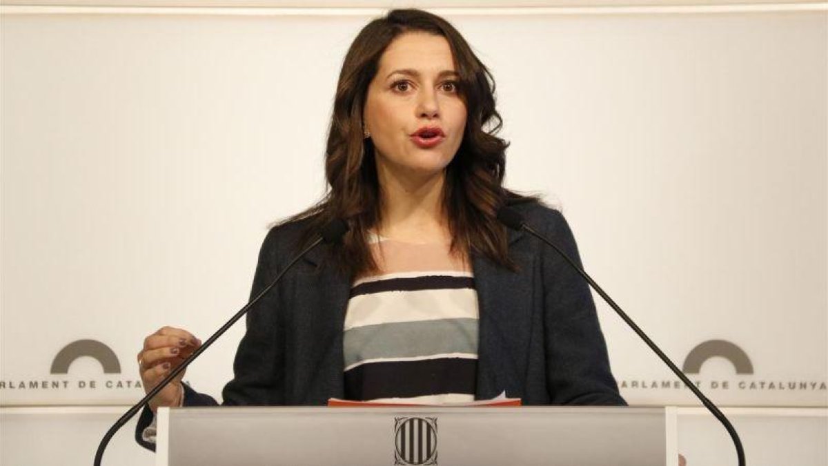 Rueda de prensa de Inés Arrimadas.-EL PERIÓDICO