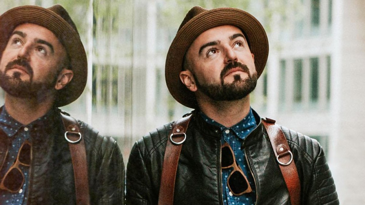 David González.-