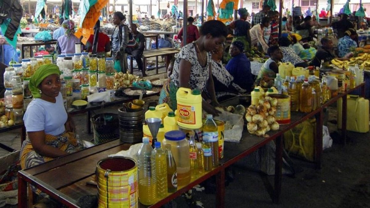 Mujeres en un mercado de Goma.-XAVIER JUBIERRE