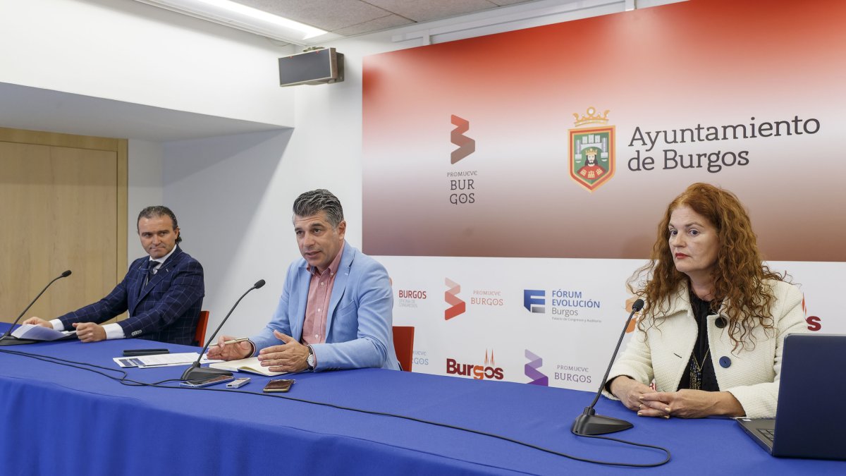 Mario Pampliega, Vicente Marañón y Belén Lanuza. SANTI OTERO