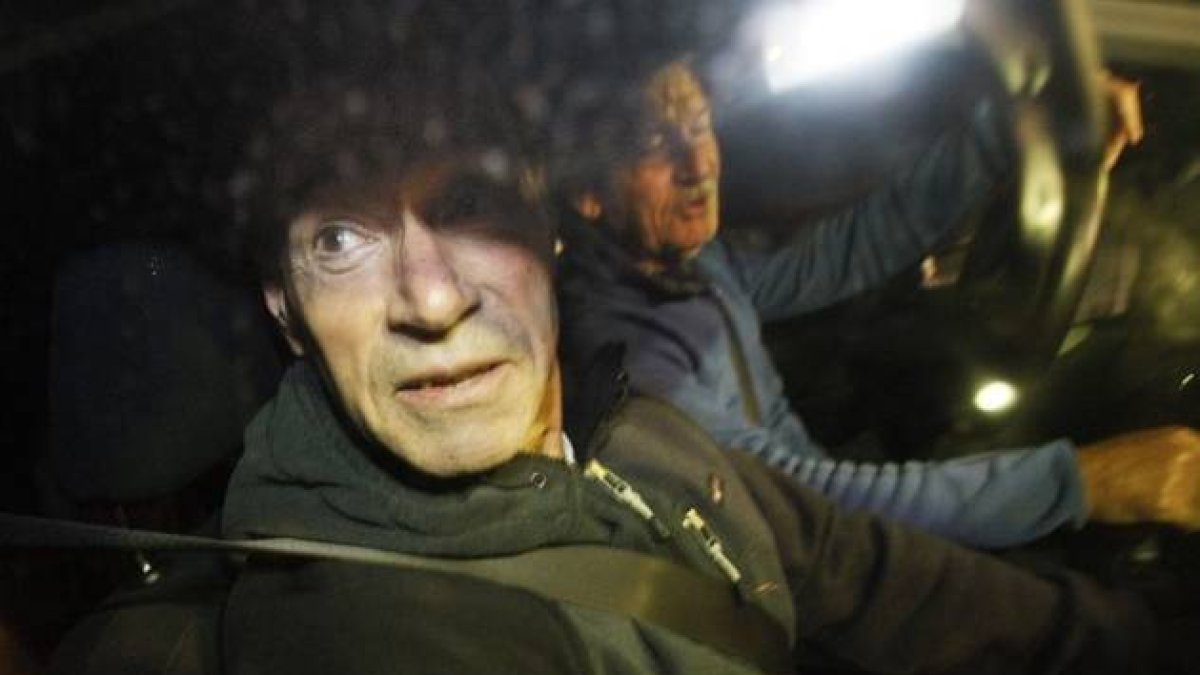 Santi Potros, en diciembre del 2014, tras abandonar la prisión de Villena.-Foto: AFP / MANUEL LORENZO