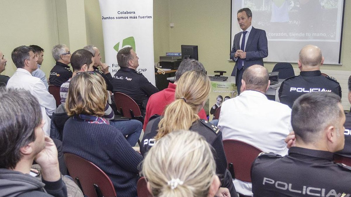magen de la presentación que hizo ayer Gonzalo Alonso en la comisaría de Burgos.-SANTI OTERO