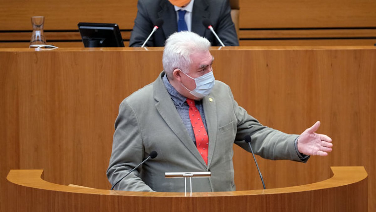 Delgado, en la tribuna de las Cortes. ICAL