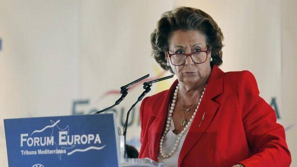 La alcaldesa y candidata del PP en Valencia, Rita Barberá, este miércoles en un desayuno informativo.-Foto: MIGUEL LORENZO