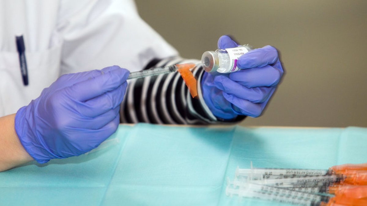 Burgos recibe 6.000 dosis de la vacuna de Pfizer-BioNTech para menores de 12 años. TOMÁS ALONSO