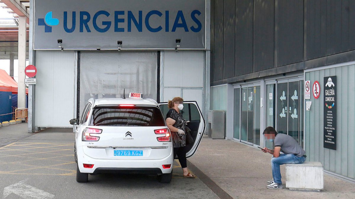 Entrada a Urgencias en el Hospital Universitario de Burgos (HUBU). SANTI OTERO