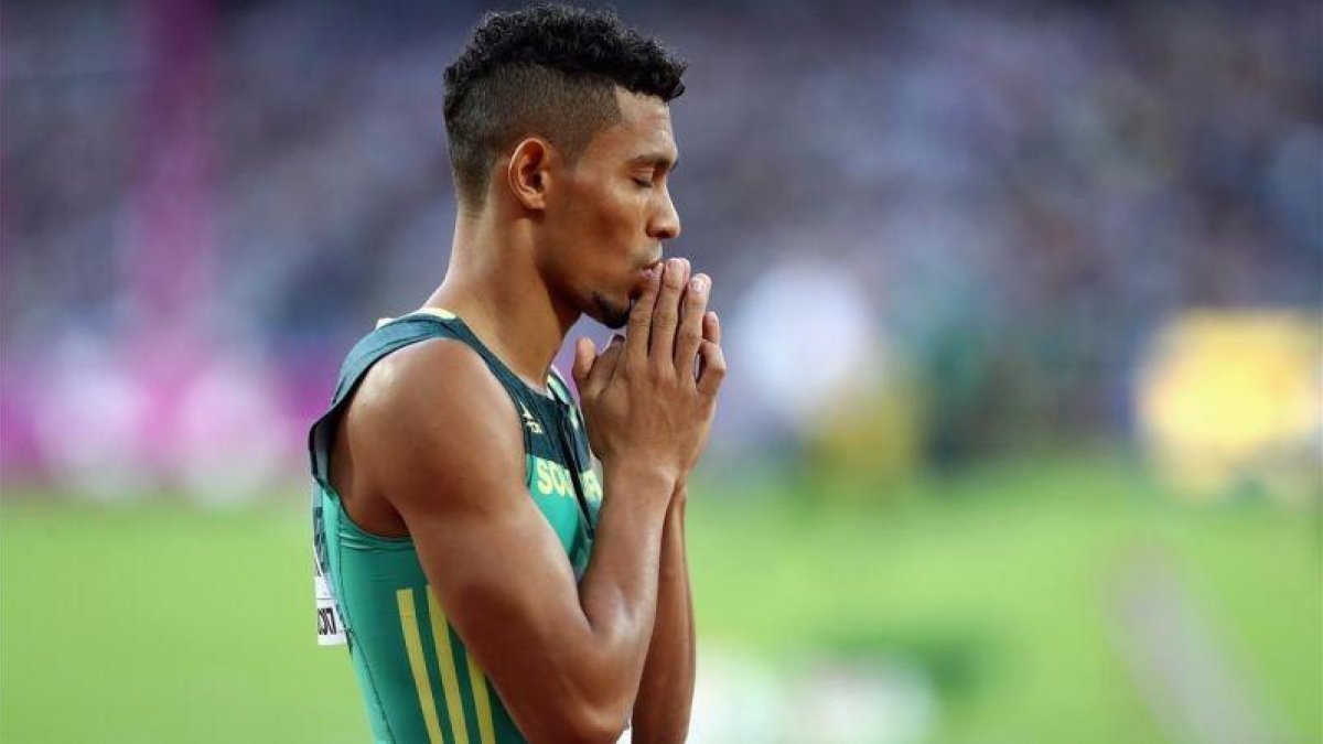 Van Niekerk, en las semifinales del domingo de 400 metros.-GETTY IMAGES / ALEXANDER HASSENSTEIN