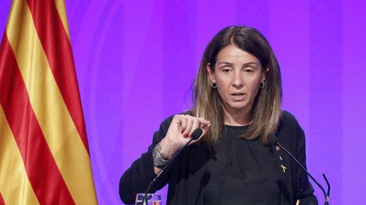 Meritxell Budó, en una rueda de prensa del Govern.-EFE