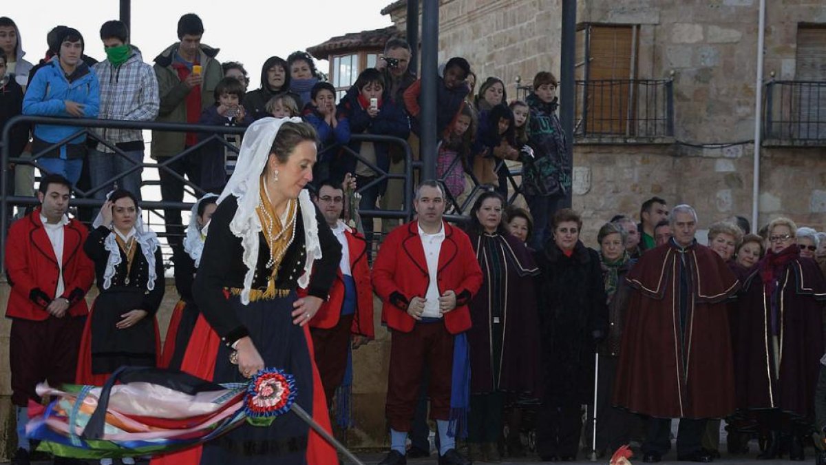 La Danza del Escarrete de Poza recrea los sacrificios paganos de prosperidad en el hogar.-G. G.