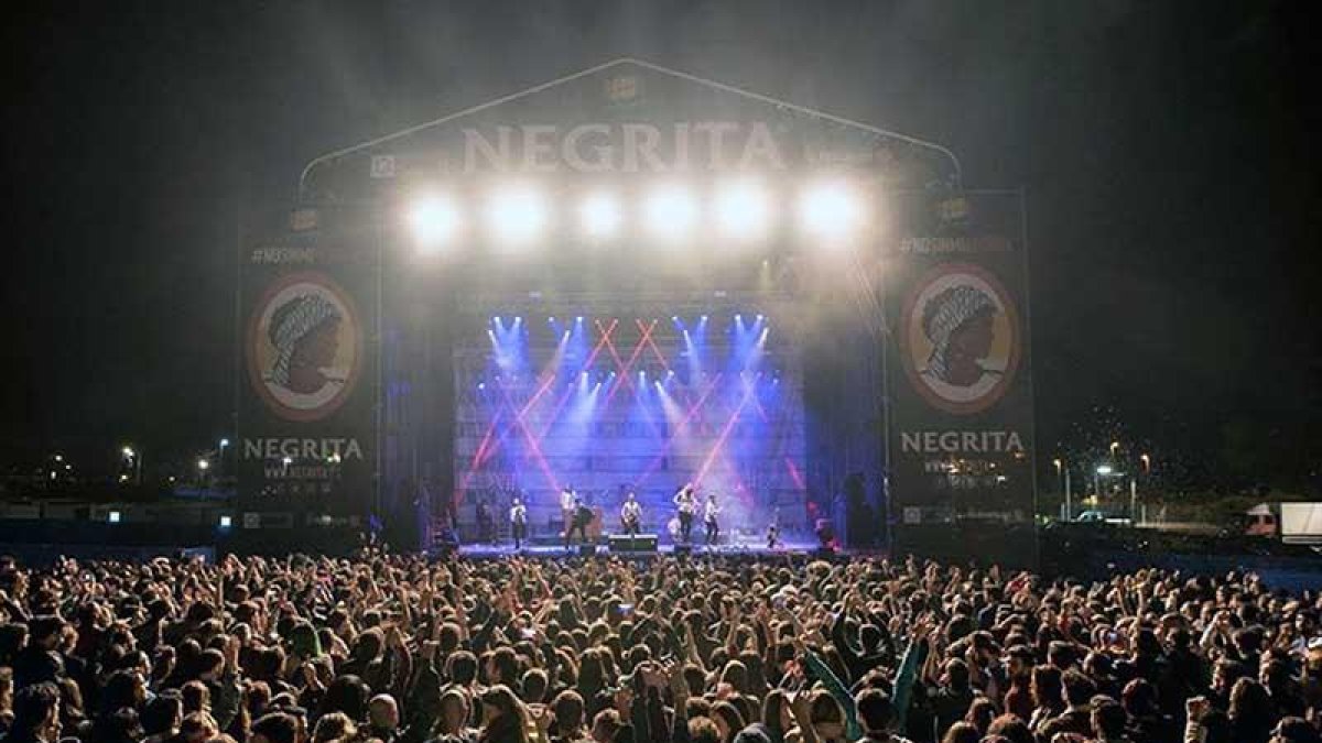 El septeto burgalés abrió la agenda el Jueves Santo con su participación en el San San Festival de Benicasim.-SAN SAN FESTIVAL / HARA AMORÓS Y DANIEL CRUZ