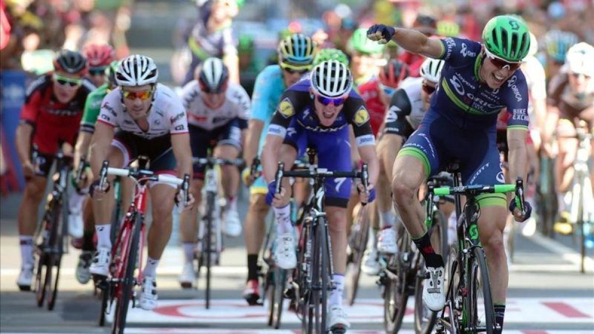 Keukeleire se impone al esprint en Bilbao.-AFP / JOSÉ JORDAN