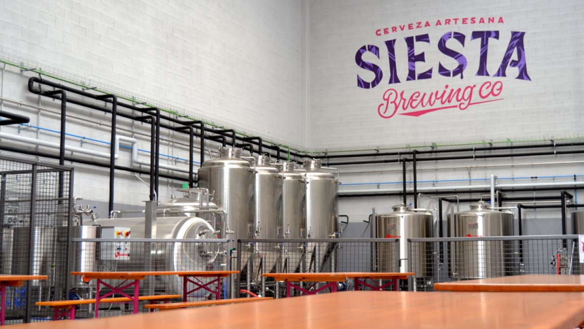 Interior de la fábrica de Siesta. SIESTA BREWING