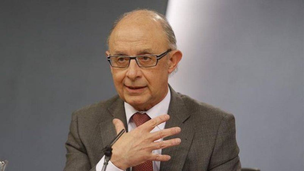 El ministro de Hacienda y Administraciones Públicas, Cristóbal Montoro.-Foto: AGUSTÍN CATALÁN