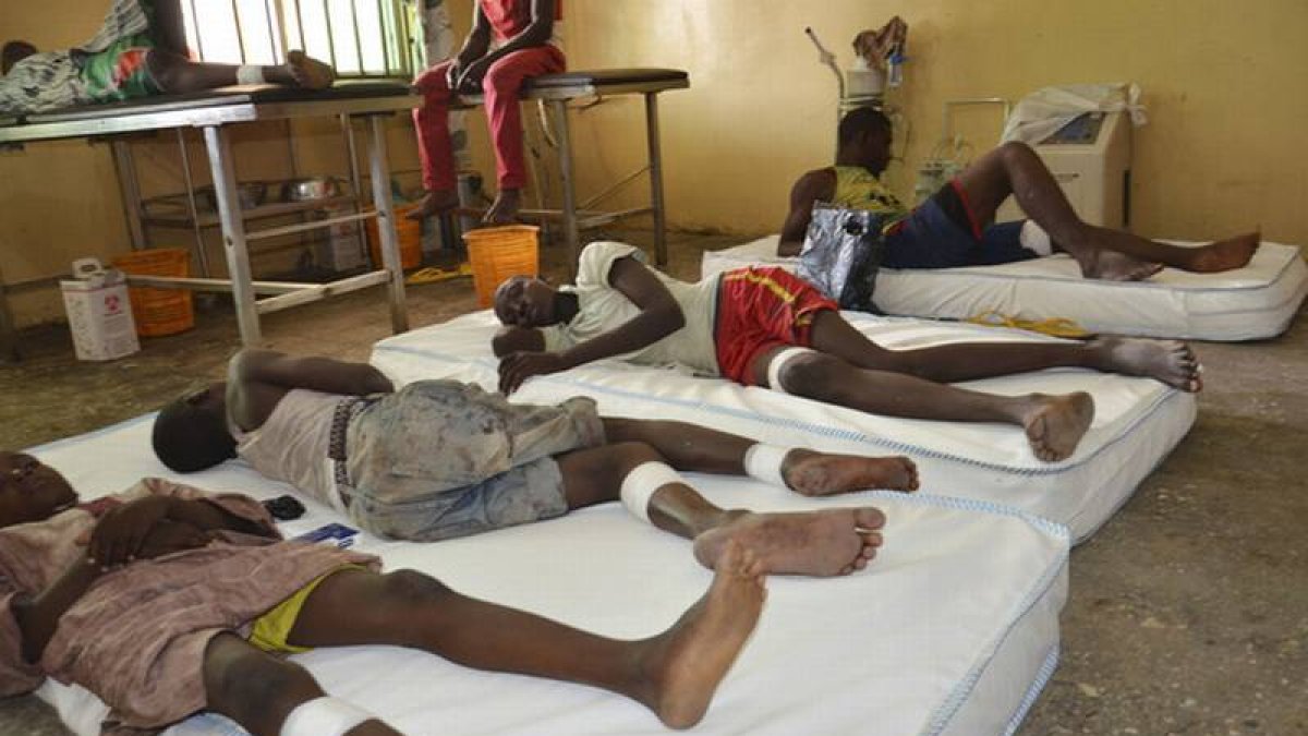 Heridos del último atentado de Boko Haram en la aldea de Maiduguri (Nigeria).-Foto: AP / JOSSY OLA