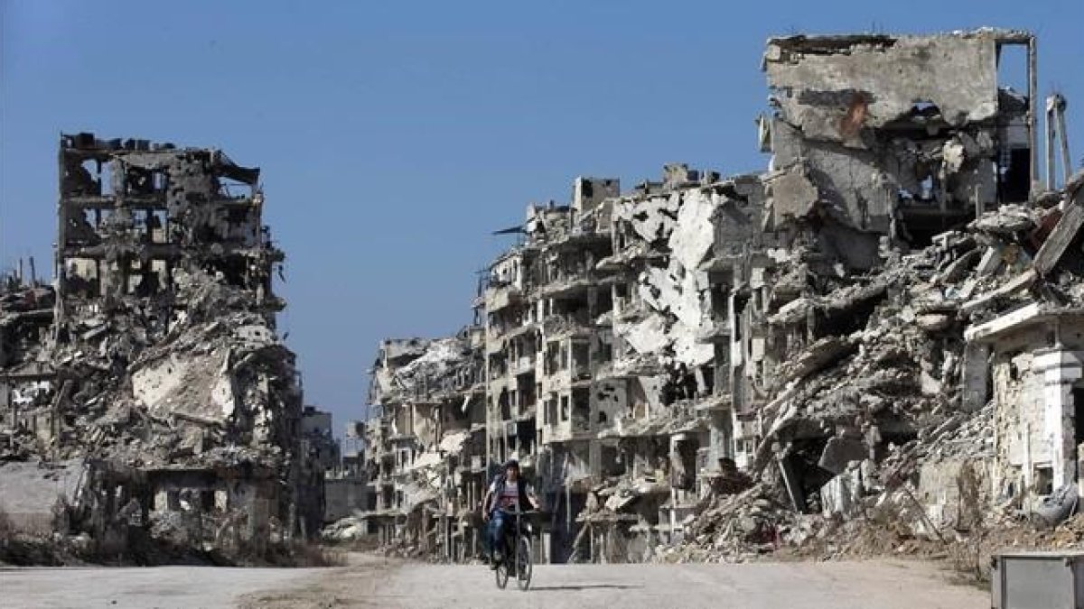 Destrucción en la ciudad vieja de Homs.-AP / HASSAN AMMAR
