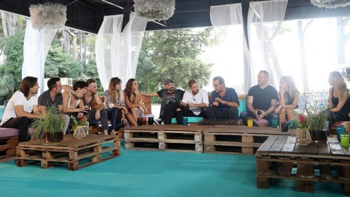 El reencuentro de los 'extriunfitos' vuelve este domingo a TVE-1 con una segunda entrega, que contara con la visita de Àngel Llàcer.-Jose Irun
