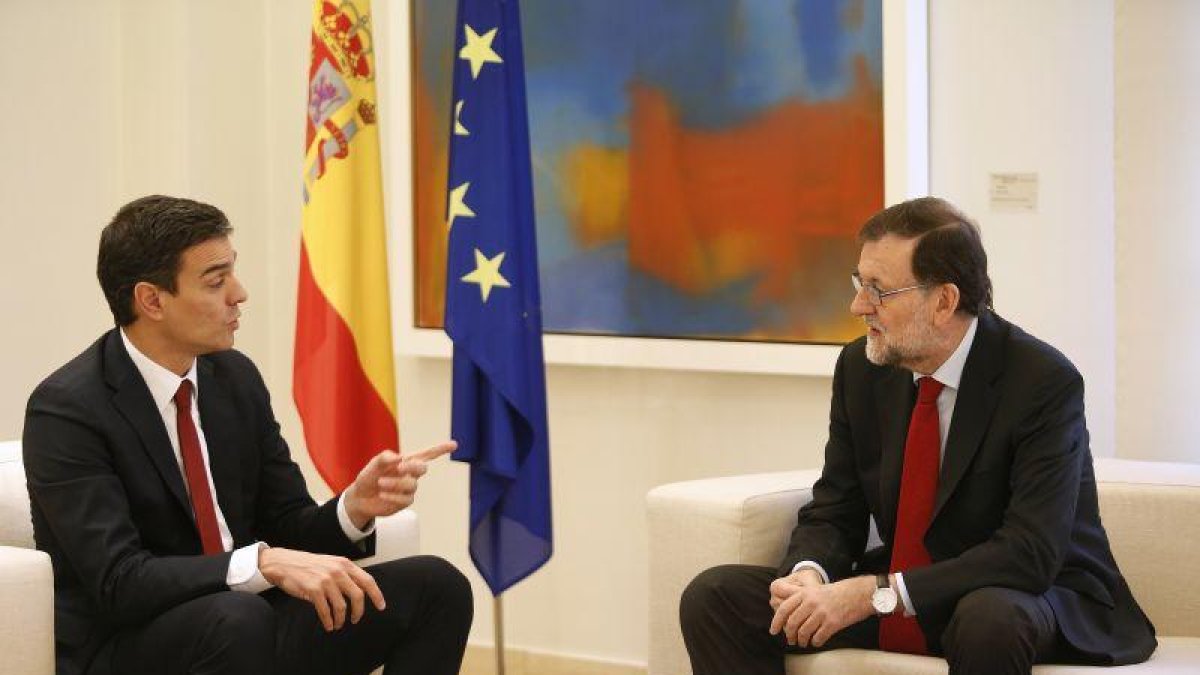 Reunión de ambos políticos en la Moncloa tras las últimas elecciones generales.-DAVID CASTRO