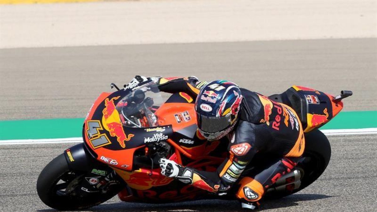 El piloto de Moto2 Brad Binder (Red Bull KTM Ajo), durante la sesión de entrenamientos libres celebrada ayer.-EFE / JAVIER CEBOLLADA