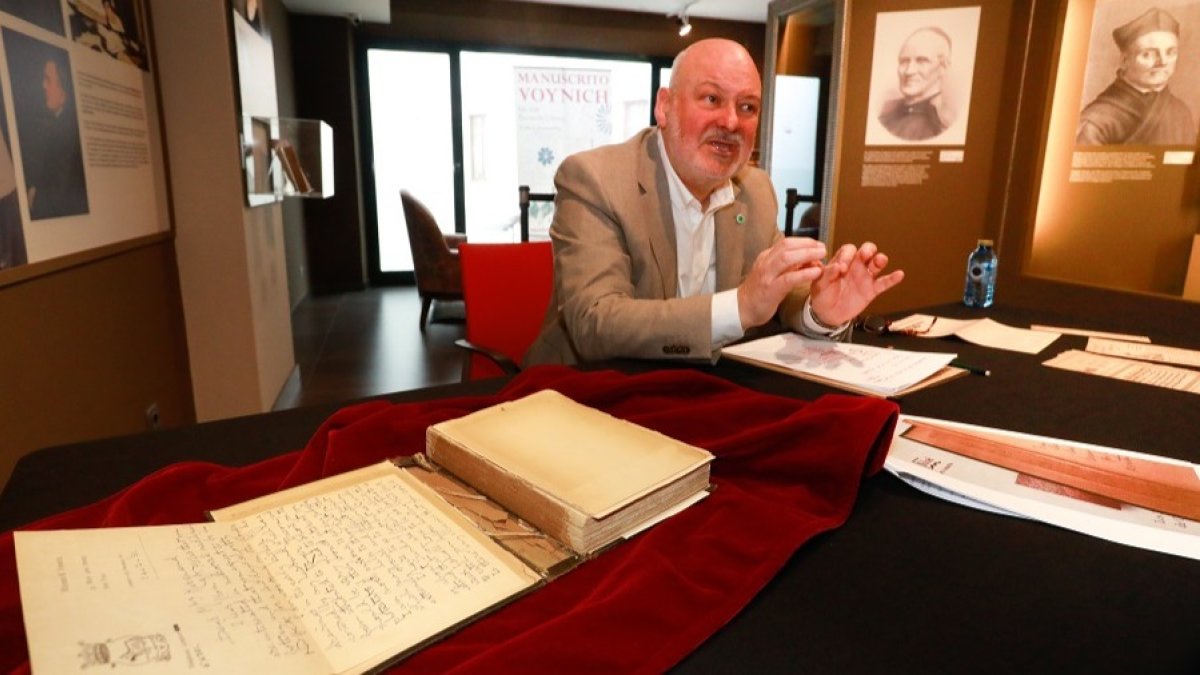 Juan José García presenta un nuevo «hallazgo único» del Museo Voynich. TOMÁS ALONSO
