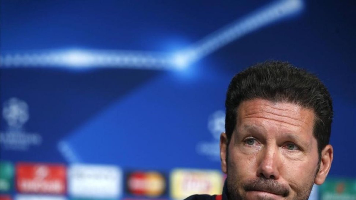 Diego Pablo Simeone, durante la rueda de prensa ofrecida este sábado en la ciudad deportiva del Atlético.-EFE / JUAN CARLOS HIDALGO