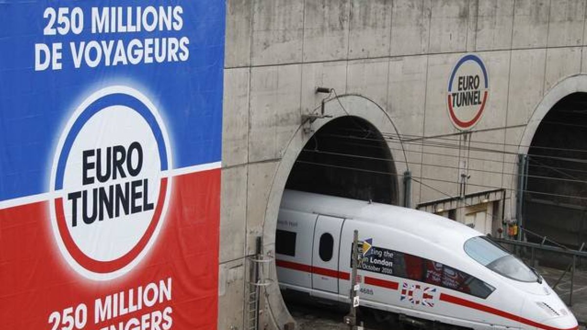 El Eurotunel.-Foto: REUTERS / PASCAL ROSSIGNOL