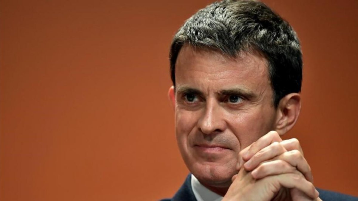 Valls, en un foro contra la abstención, en París, el 5 de mayo.-AFP