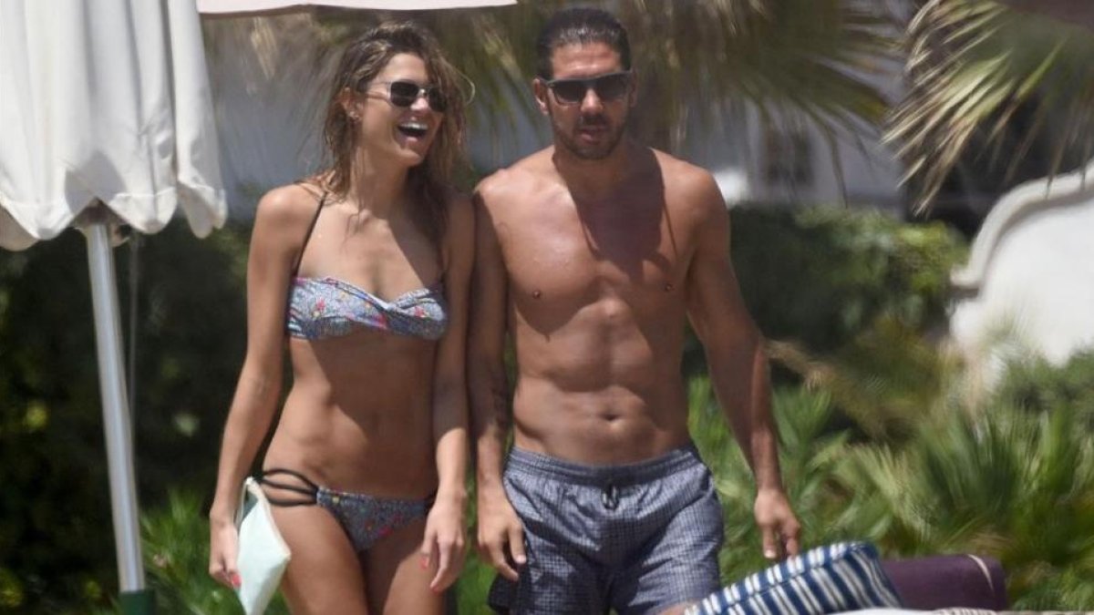 Una foto de archivo de Diego Pablo Simeone y Carla Pereyra.-EL PERIÓDICO