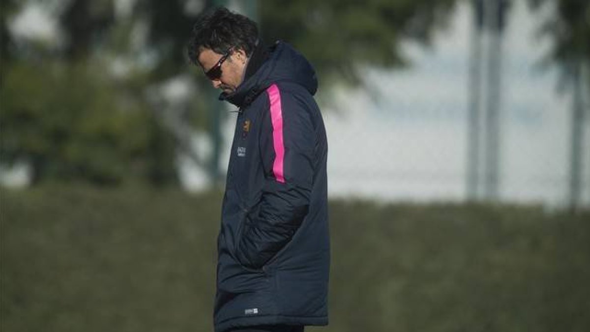 Luis Enrique, en un entrenamiento del Barça.-Foto: JORDI COTRINA
