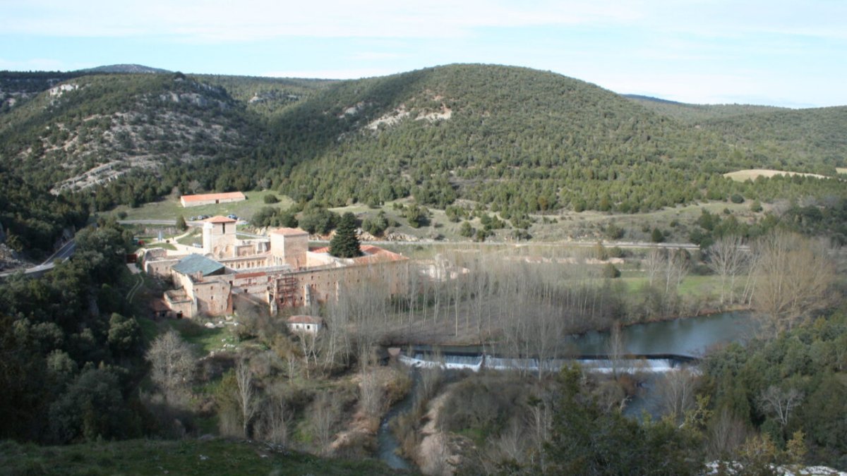 San Pedro de Arlanza visto desde San Pelayo, punto impresindible del Románico burgalés. SODEBUR