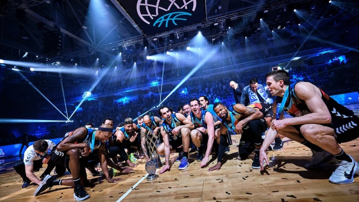 Los jugadores del San Pablo celebran el título logrado en Rusia el pasado mes de mayo. BCL