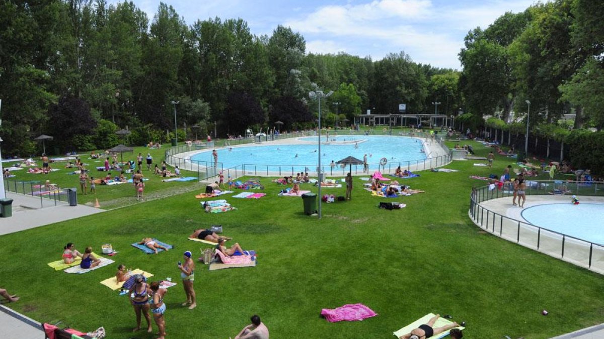 Las piscinas de San Amaro son una de las más visitadas durante los meses de verano .-ISRAEL L. MURILLO
