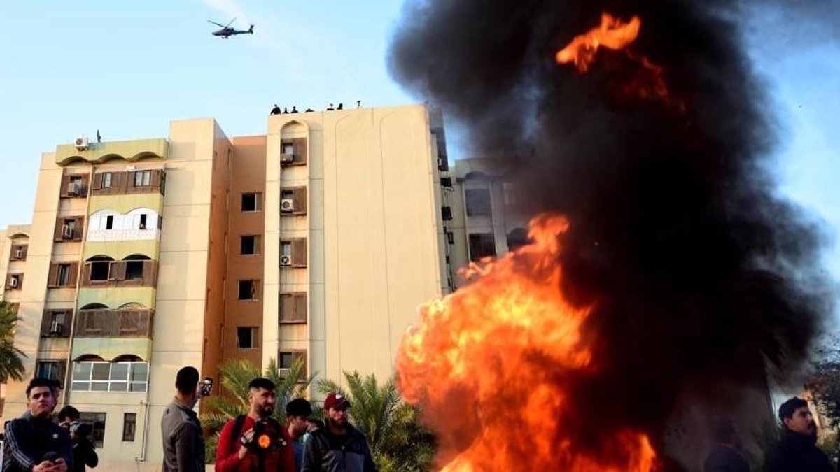 Una pasada protesta en las inmediaciones de la embajada de EEUU en Bagdad.-